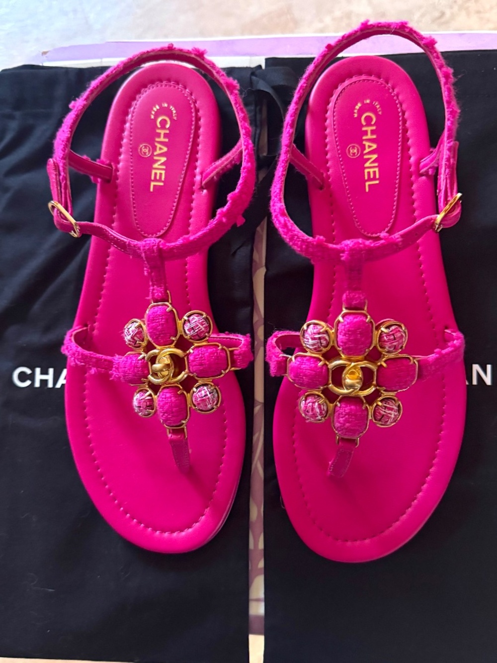 NIB Gorgeous Fuchsia Chanel Thong Sandals, Size 39. US size 8 - Picture 2 of 6